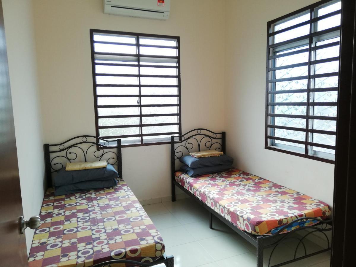 Samsiah Guest House - Taman Yayasan Segamat Buloh Kasap 外观 照片