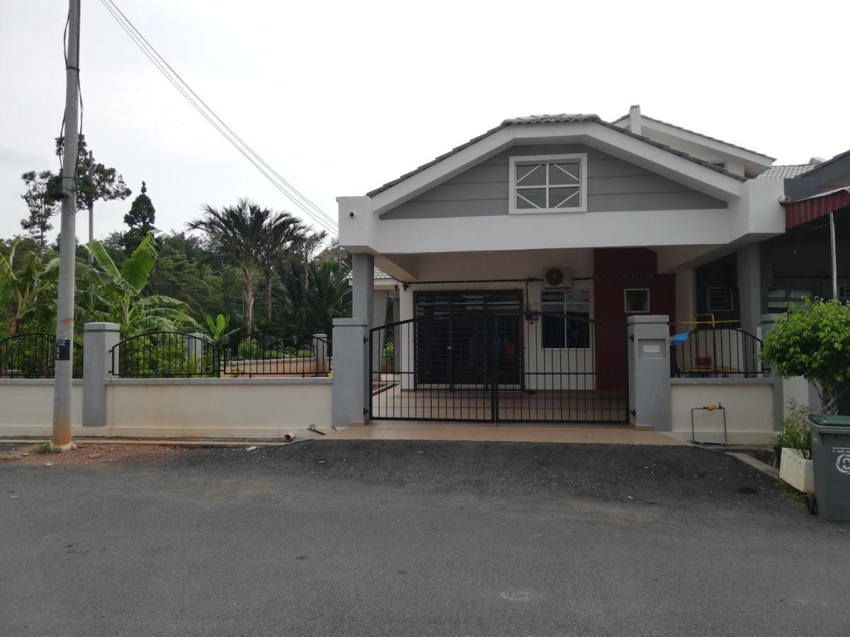 Samsiah Guest House - Taman Yayasan Segamat Buloh Kasap 外观 照片